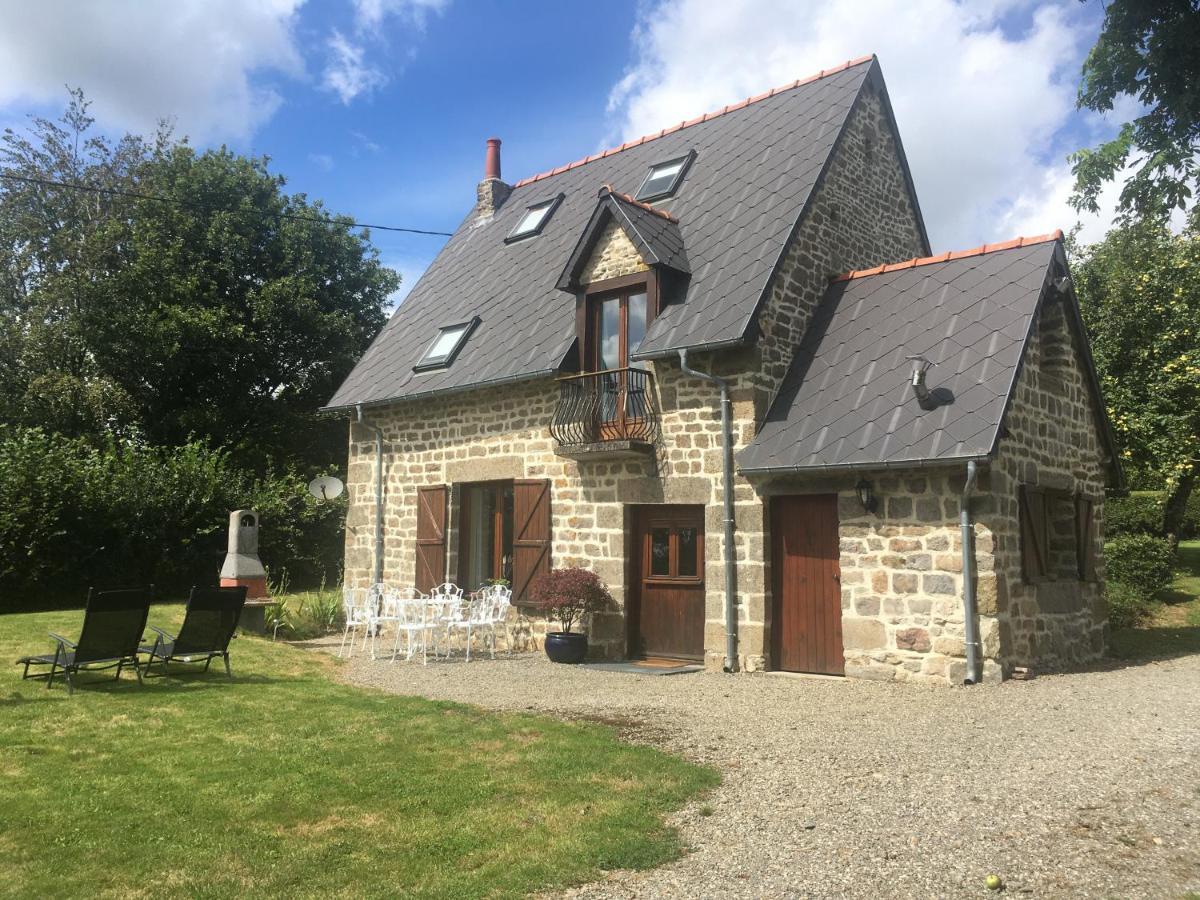 The Gingerbread House Cottage Beauficel Exteriér fotografie