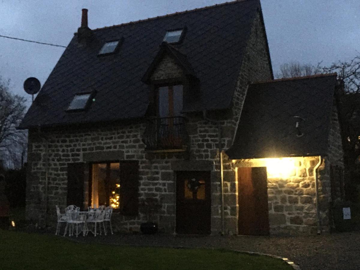 The Gingerbread House Cottage Beauficel Exteriér fotografie