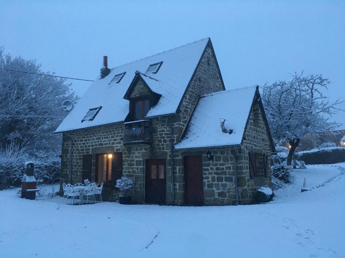 The Gingerbread House Cottage Beauficel Exteriér fotografie
